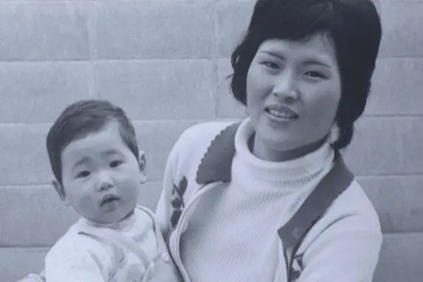 新庄剛志の母は新庄文子