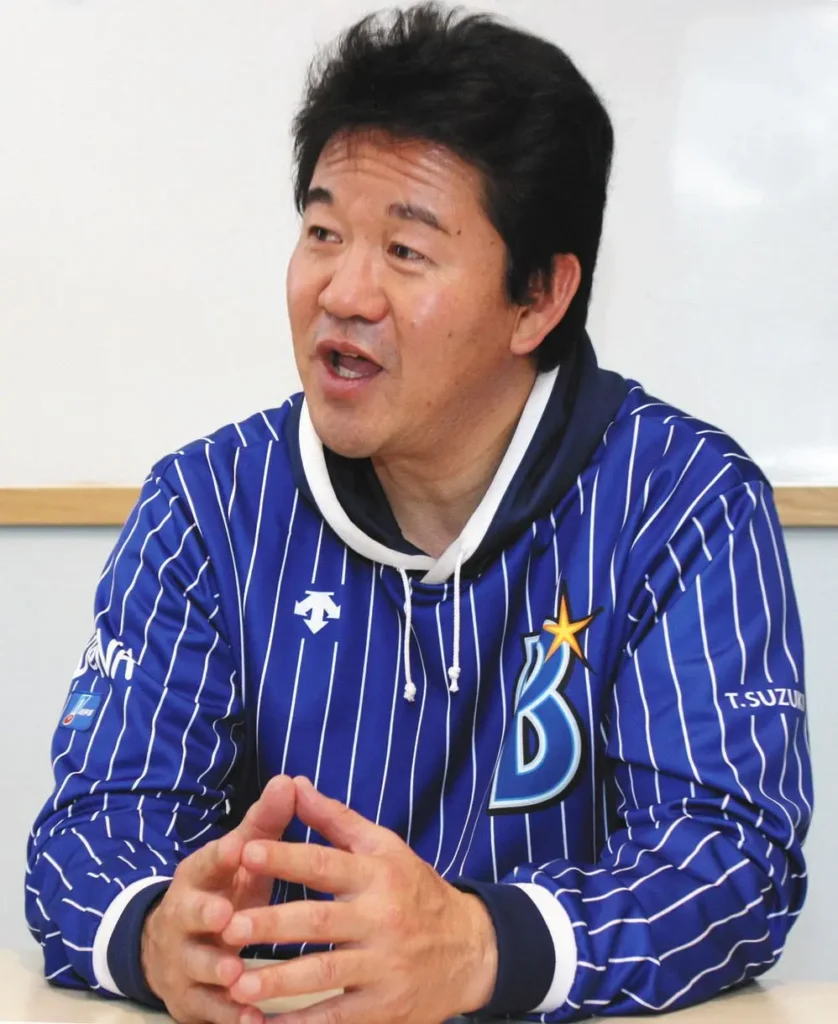 結婚会見で残った言葉　苦しい時期の「相談相手」