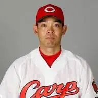 秋山選手の公式写真