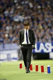 宮本恒靖の妻は誰？「宮本光子」説と画像の噂、息子（恒凛）の現在と両親を分かる範囲で