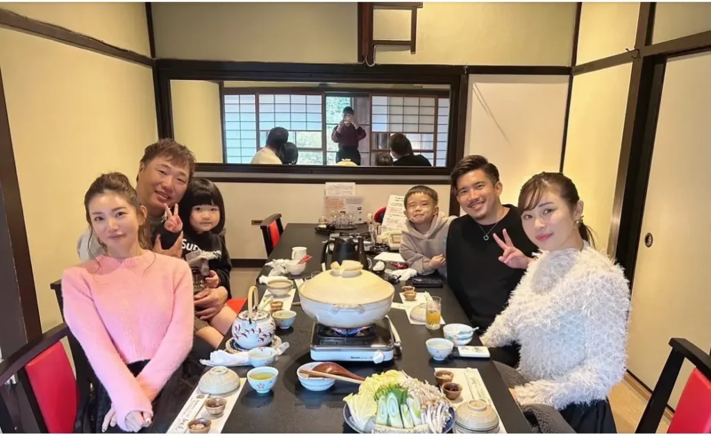 結論：関本賢太郎の前妻と離婚時期は明言なし2019年に恵さんと再婚し子供は4人の家族