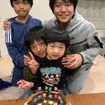 大久保嘉人の子供は何人？4人の息子の名前といま
